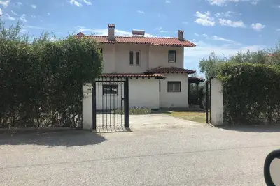Image de SeaStone Villa – Authentic Stone & Wood Retreat, 20m from the Sea. Chalkidiki
