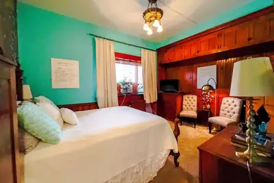 Image de Old Library Inn - Hemingway Room