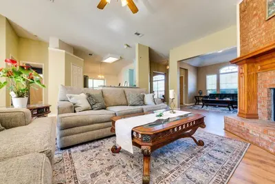 Image de Spacious 4-bedroom house centrally located in Dfw with all necessary amenities