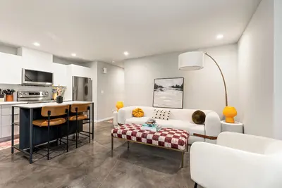 Image de 2br/2ba in the Heart of Ballard