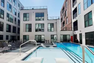 Image de 1br Otr Cbd Savvy - Free Parking/Gym/Rooftop Pool