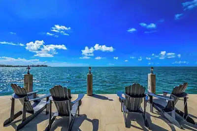 Image de Charming and cozy Oceanfront 1 bedroom cottage in superb Marathon, with WiFi, Ac