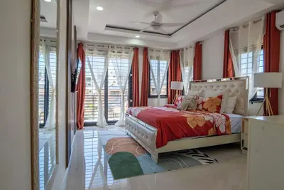 Image de 2 bedroom Rooftop Villa 360 degree View/partial Sea view Mountain view 3 balcony