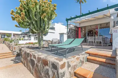 Brisa Del Sur' avec piscine partagée, Wi-Fi et climatisation