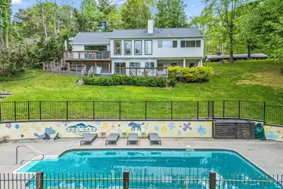 Image de Fletcher Getaway w/ Pool - Game Room - Hot Tub