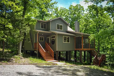 Image de New Listing! ! Huge Custom 4-bedroom Chalet in Innsbrook Resort - Pet Friendly!
