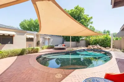 Image de Desert Oasis: 5br Home with Pool & Firepit