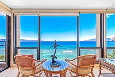 Image de Mahana 814:  “Sale” into Whale Season with Reduced Rates!