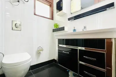 Image de BluO 3bhk Safdarjung Enclave - Lift, Terrace Garden