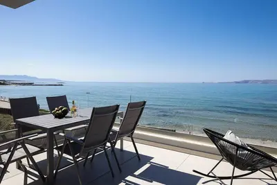 Nūa Residence, Touched by the Breeze