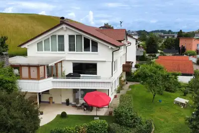 Image de Appartement \"Alpenblick 5\" avec vue sur les montagnes, terrasse privée et Wi-Fi
