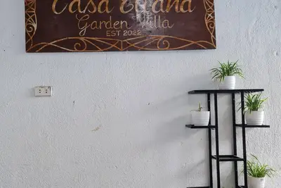 Image de Spacious Garden Villa 4-bedroom house with Private Pool near Clark