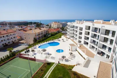 Image de Luxury 2 bedroom apartment in Olhos de Agua with sea views in a secure condo
