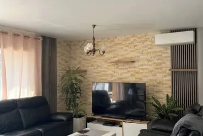 Image de Maison de campagne dans les Pyrénées- option piscine en été