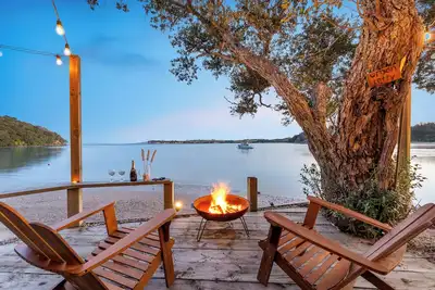 Image de Beachfront House, Stunning Views, Private & Serene