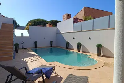 Image de Villa avec piscine privée & rooftop, salle de jeux