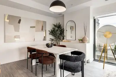 Image de This condominium is a 3 bedroom(s), 2 bathrooms, located in Calgary, Ab.