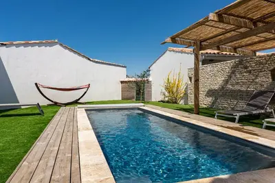 Image de Maison moderne au Bois-Plage-en-Ré avec jardin