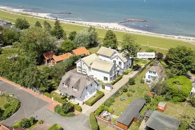 Image de Beach house with sea view from the front row in California on the Baltic Sea