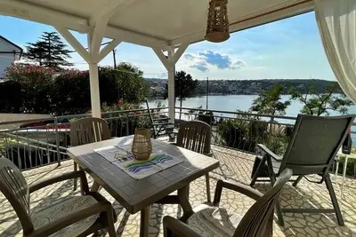 Image de Apartment Gorisek - seafront, 10 m from sea, sea view, private terrace, parking