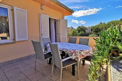 Image de Apartment Nevenka - sea view, 70 m from sea, terrace, balcony, town center, washing machine