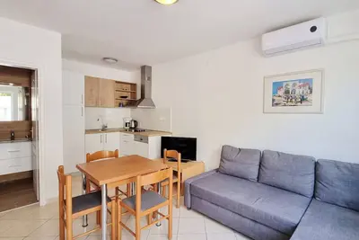 Image de Apartment Lovincic No. 3 - with Terrace, 200 m from the Beach