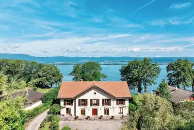 Image de Villa Dame du Lac - Waterfront Masterpiece