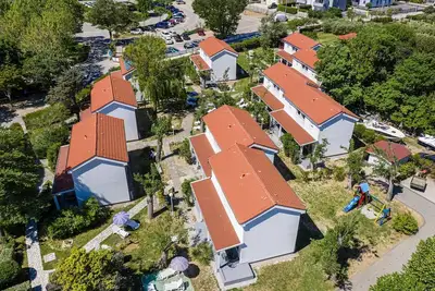 Image de Apartment complex Villas Corinthia 9 - 100m from the Beach, with Terrace, surrounded by Greenery