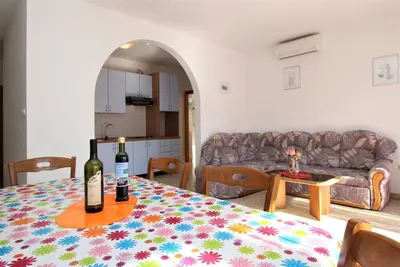 Image de Apartment Lucijana No. 4 - with Balcony, 150 m from the Beach