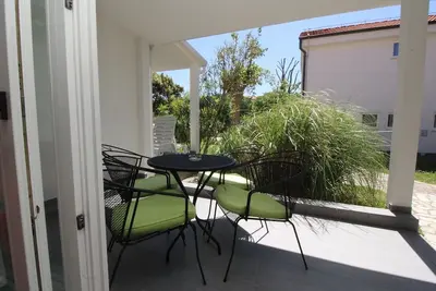 Image de Apartment complex Villas Corinthia 12 - 100m from the Beach, with Terrace, surrounded by Greenery