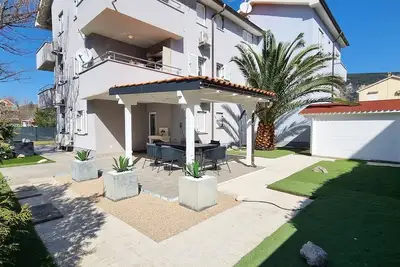 Apartment Osmanovic A6 - with private Garden