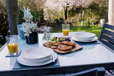 Luxury Apartment nr Broadway with Private Parking!