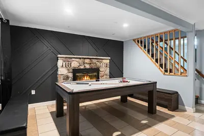 Image de Hot Tub, Game Room, Fire-pit, Grill, and more!