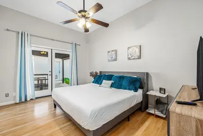 Image de 1 Br Large Desert Adu Retreat with Bocce Court