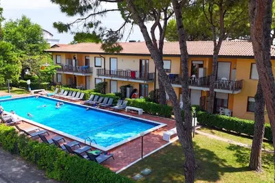 Image de Appartement confortable sur deux niveaux avec jardin