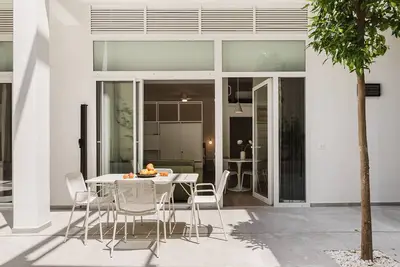 Image de Comfort, design and a terrace facing the Turia Gardens in Valencia