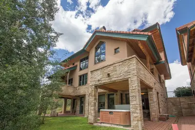 Image de Telemark B - Ski-In/Ski-Out Telluride Luxury with Hot Tub & Panoramic Views