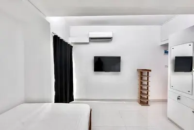 Image de 300sqft, 1 Comfortable Apartment Stay w/ Sauna & Pool Access
