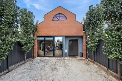 Image de Boutique Barn Summary