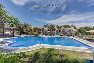 Image de Cozy retreat w/ pool access & garden views