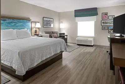 Image de Relaxing Stay with Indoor Pool Access and Walkable Dining Options!