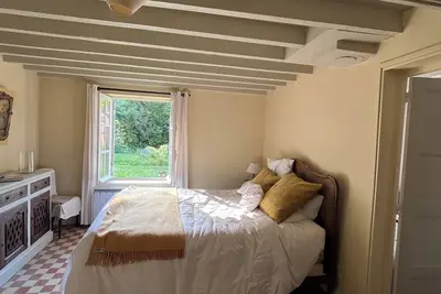 Image de Maison de campagne au cœur d’une forêt offrant tranquillité, à 50 mn de Paris