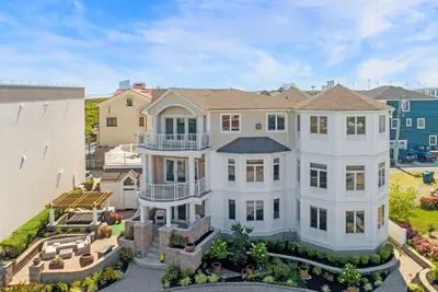 Brigantine Beach Retreat + Sleeps 16