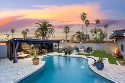 Image de HÓZHÓ | Pool, Hot Tub, Putting Green & Arcade