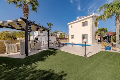 Image de Tranquility Villa - Charming Ayia Thekla Getaway