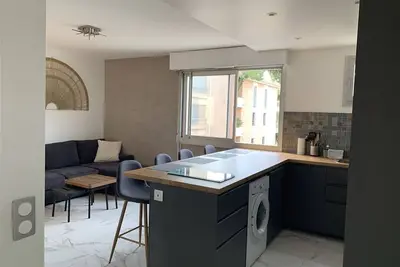 Image de Beau T2 à Hyères avec Parking