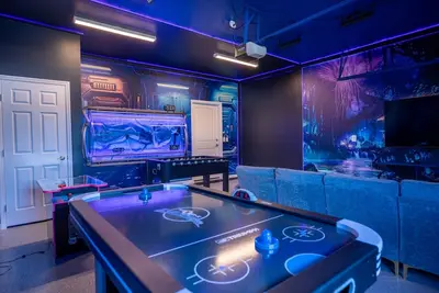 10br Villa w/ Pool + Themed Rooms Near Disney