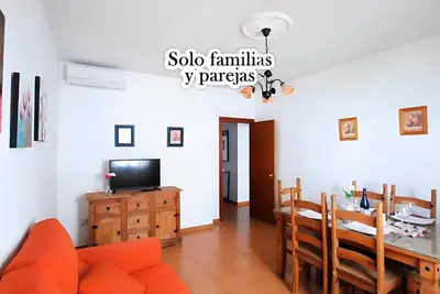 Image de Apartamento con Balcones y Aire solo familia y parejas