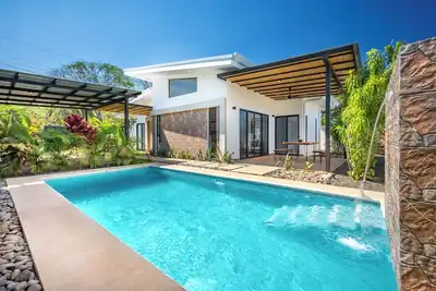 Image de Maison privée avec piscine à 15 minutes de Tamarindo