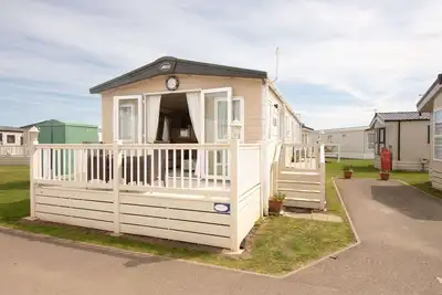 Image de Stay By The Sea, Beach, Swimming Pool, Arcade